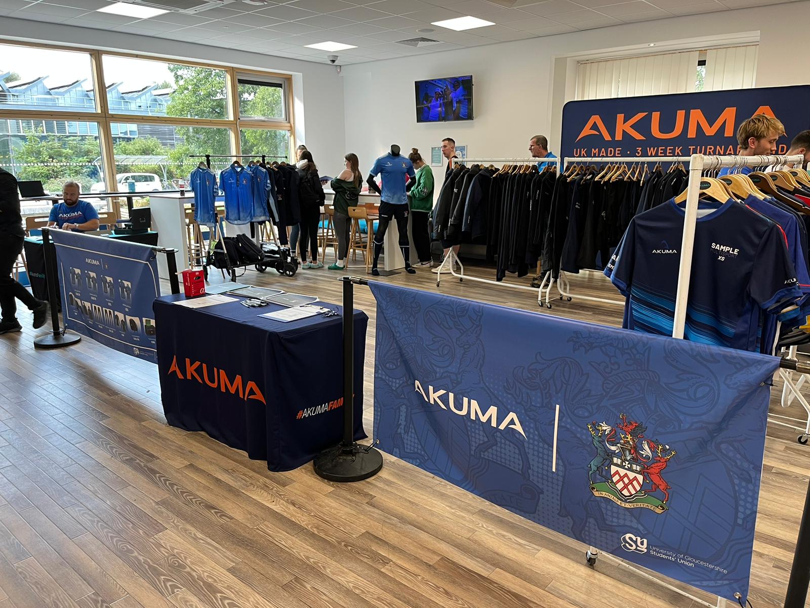 A photo of an Akuma sizing session in the SU
